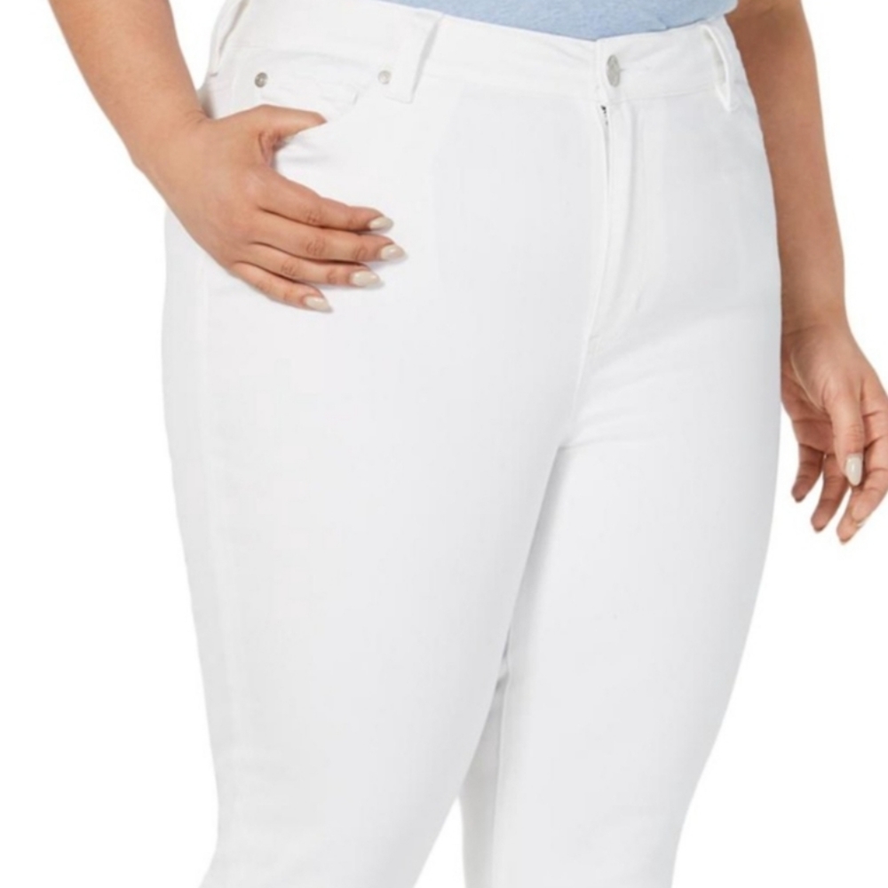 Celebrity Pink Plus Size High-Rise Cropped Jeans